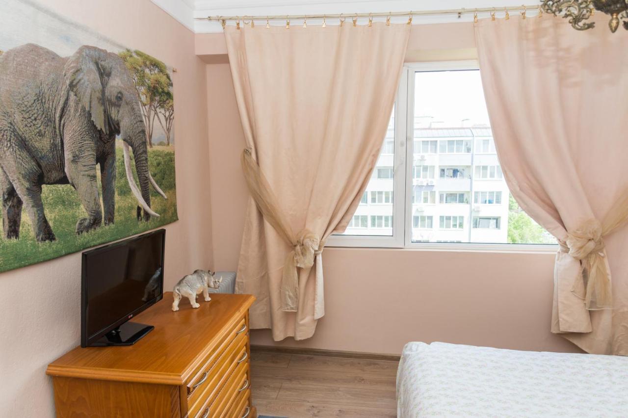 Elevating Moments Apartment Burgas Ngoại thất bức ảnh