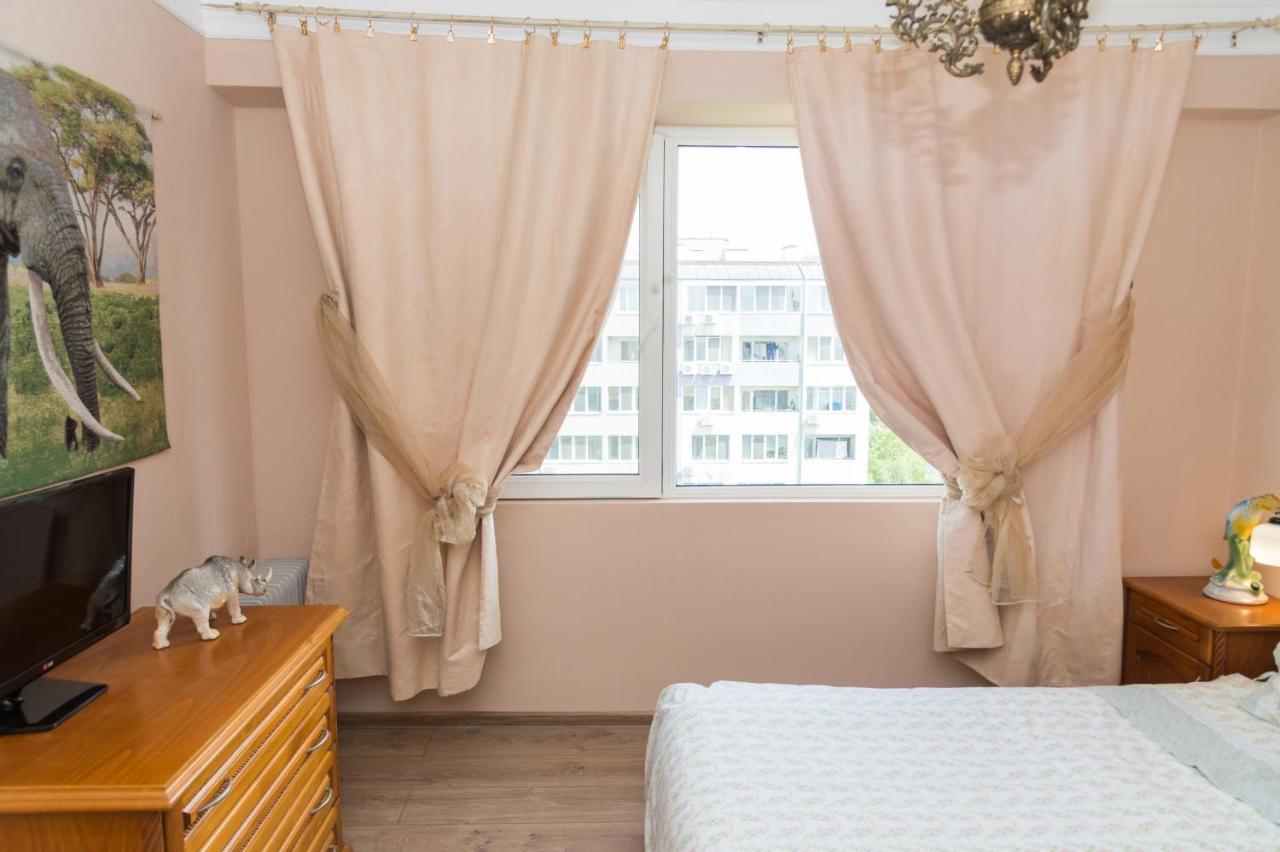 Elevating Moments Apartment Burgas Ngoại thất bức ảnh