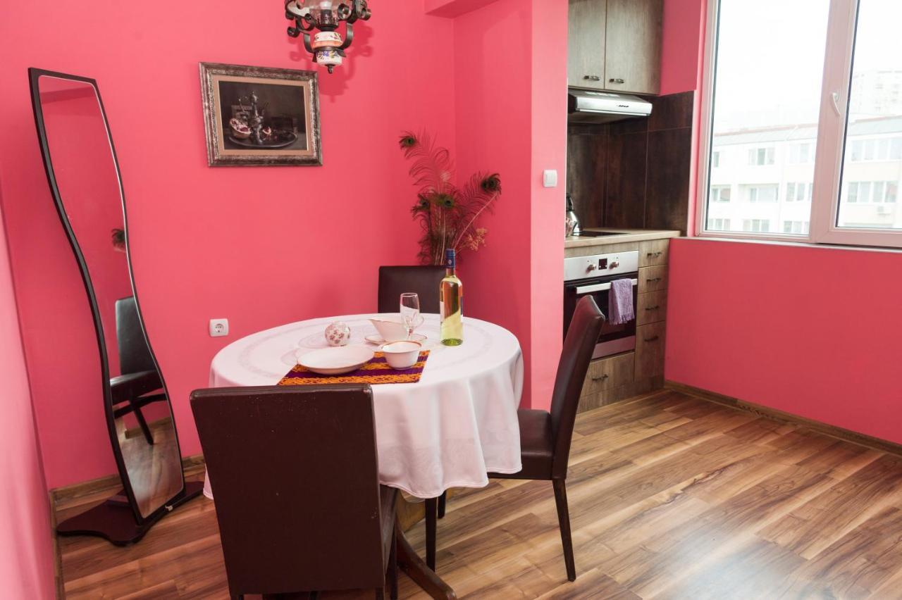 Elevating Moments Apartment Burgas Ngoại thất bức ảnh