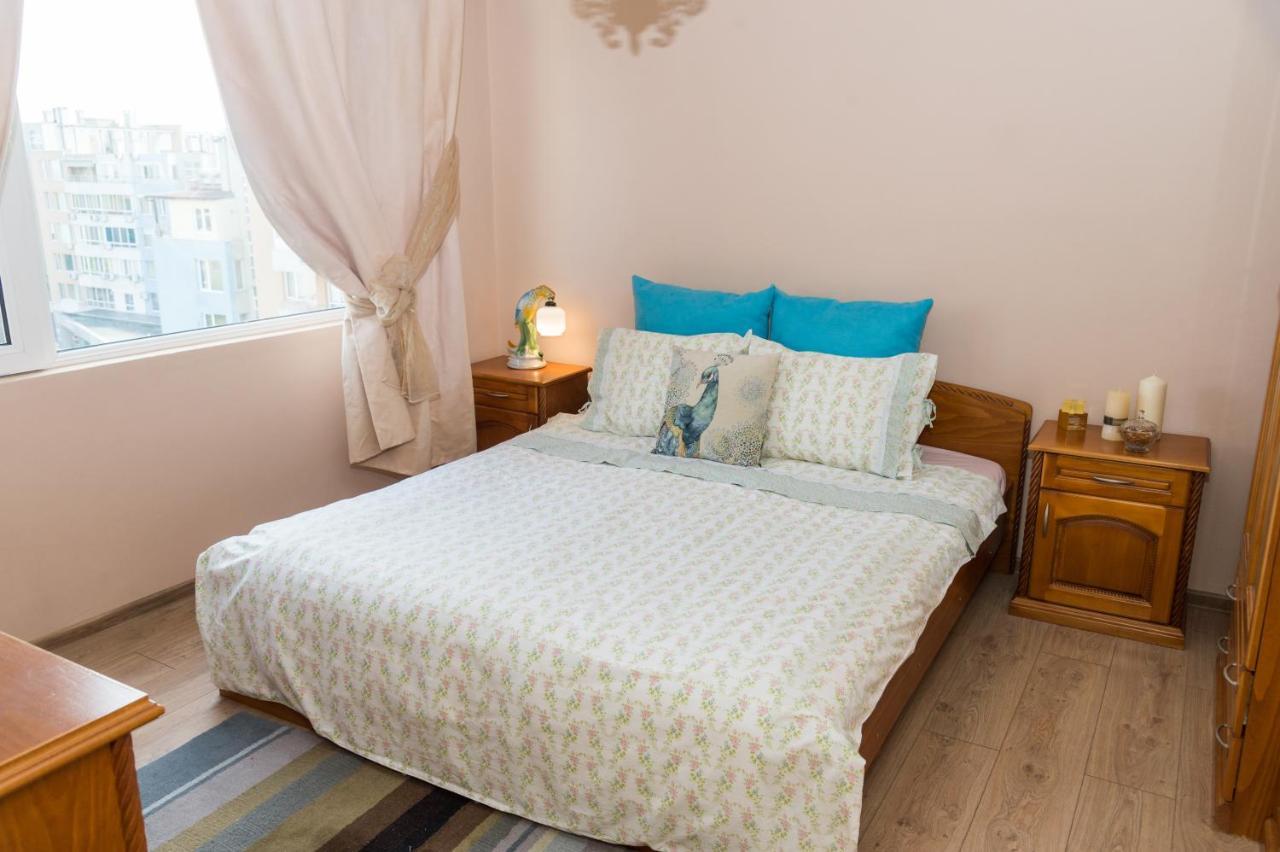 Elevating Moments Apartment Burgas Ngoại thất bức ảnh